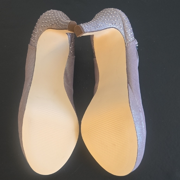 Style & Co. Shimmering Silver Platform Heels - Picture 7 of 9